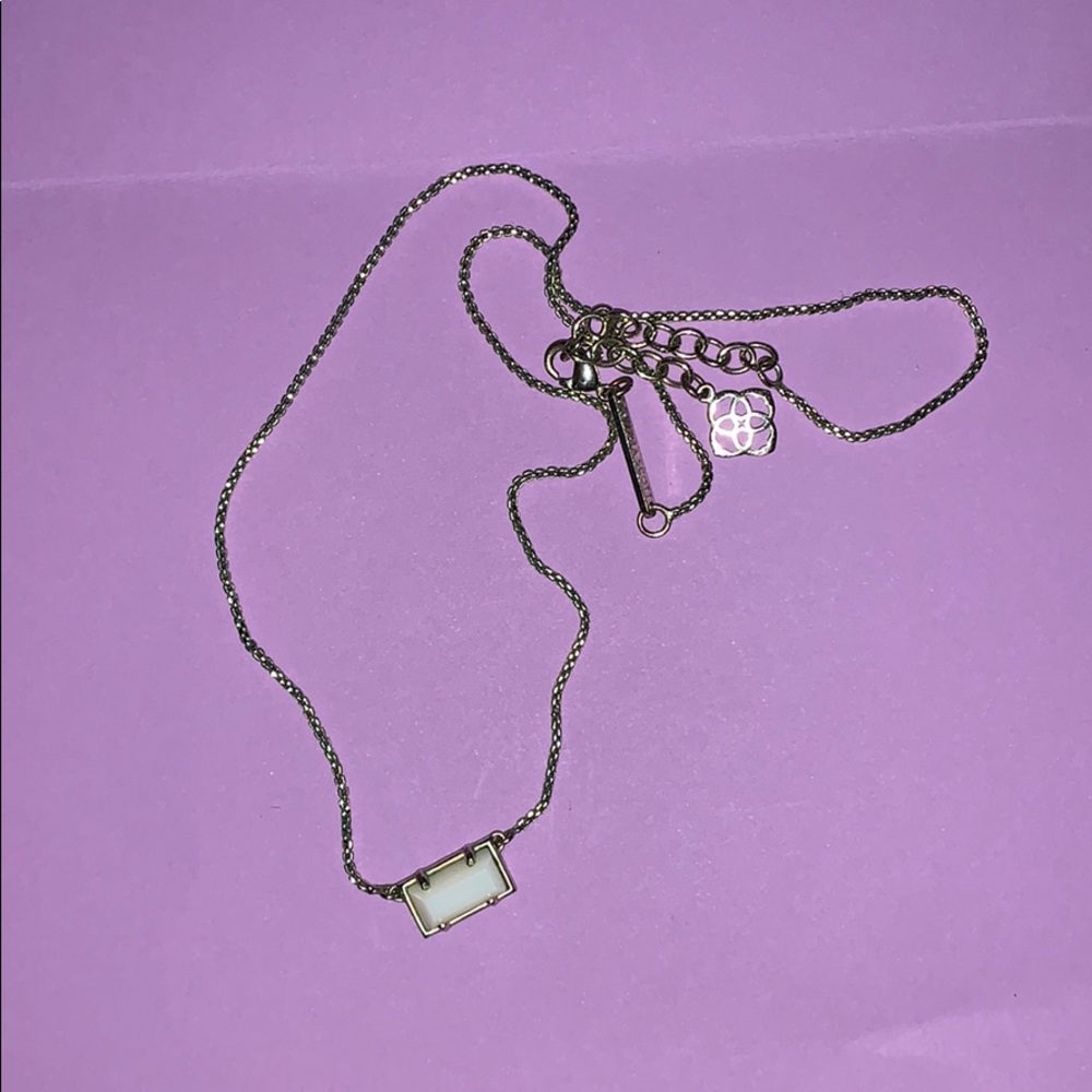 Kendra Scott necklace